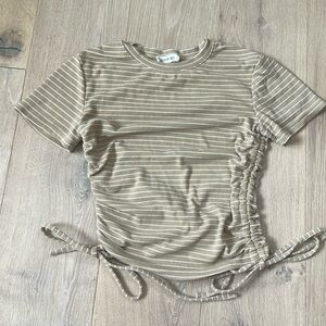 scrunch cropped t shirt (S)